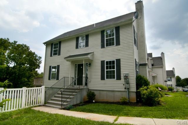 715 Bach Ct, Freemansburg, PA 18017 - photo 1