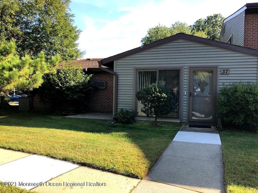 37 Western Reach, Red Bank, NJ 07701 - photo 1
