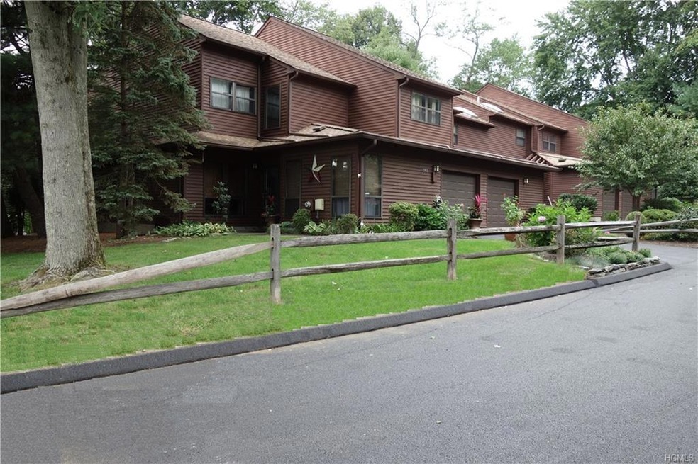 201 Woods Brooke Ct, Ossining, NY 10562 - photo 1