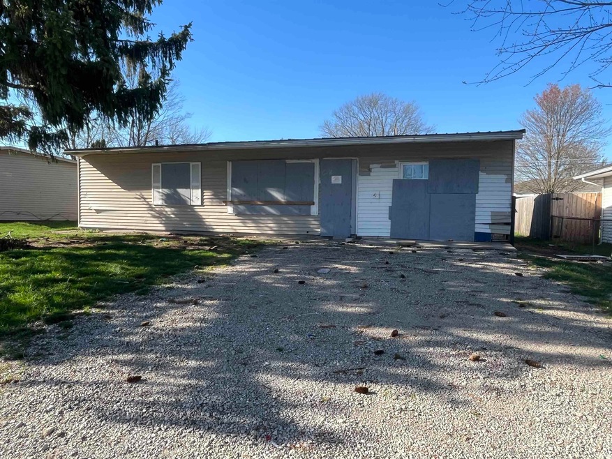 618 E Pine St, Muncie, IN 47303 - photo 1