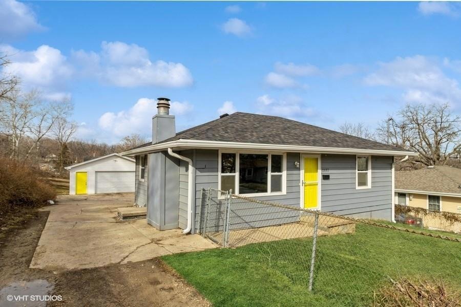 2132 SE 8th St, Des Moines, IA 50315 - photo 1