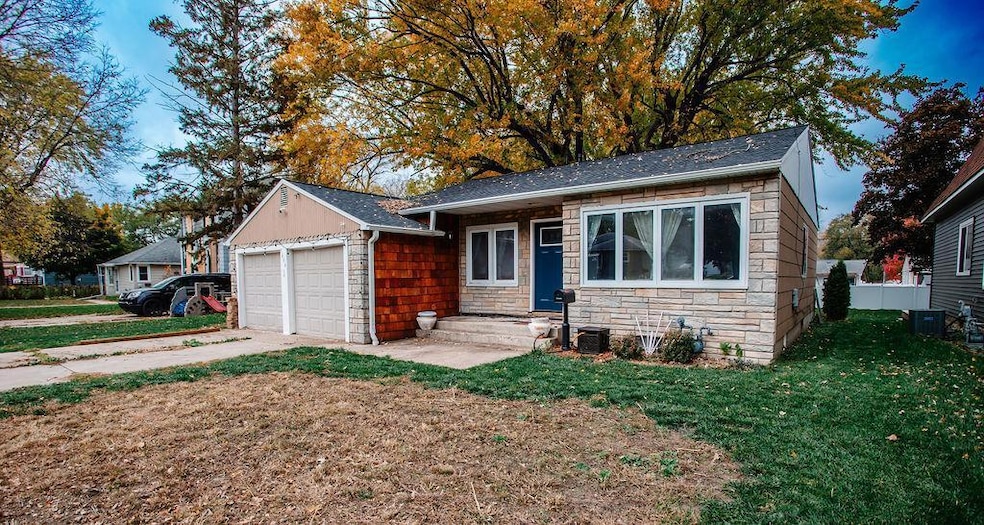 1604 4th Ave NW, Austin, MN 55912 - photo 1