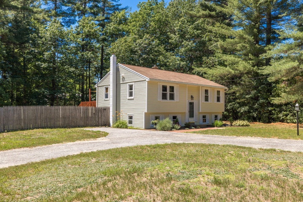 17 Elizabeth Ave, Raymond, ME 04071 - photo 1