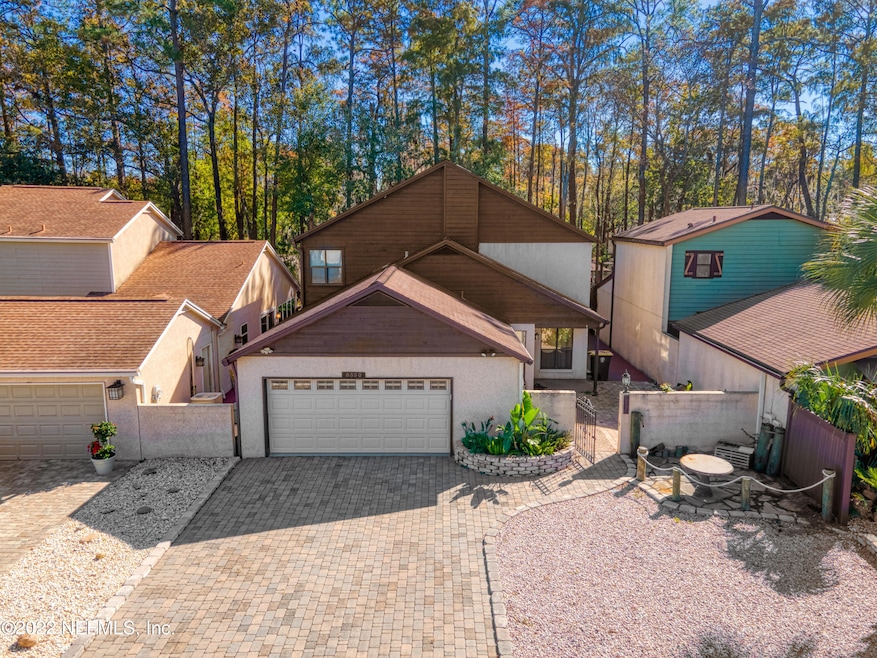 5550 Mariners Cove Dr, Jacksonville, FL 32210 - photo 1