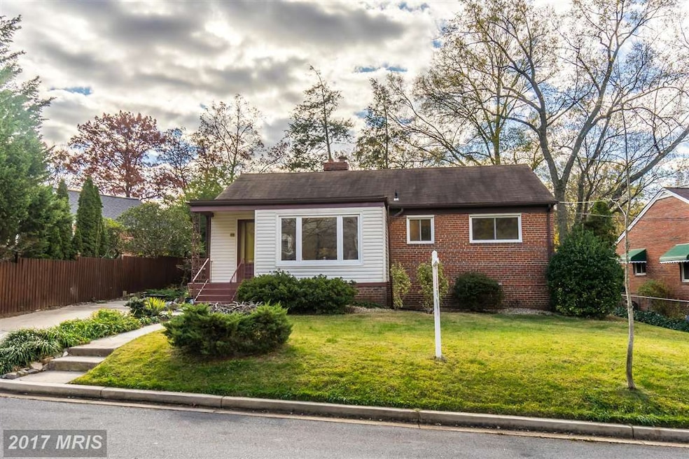 819 Larch Ave, Takoma Park, MD 20912 - photo 1