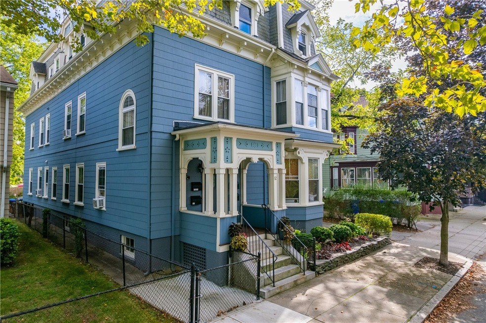 32 Oak St unit 2, Providence, RI 02909 - photo 1