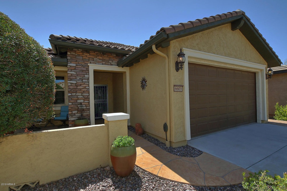 6603 W Mockingbird Way-large-001-009-Fro