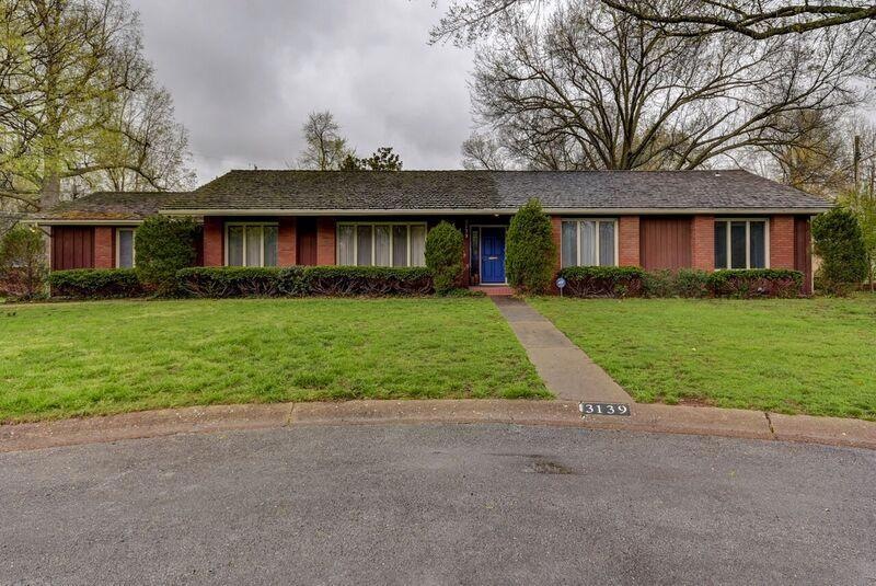 3139 E Berkeley