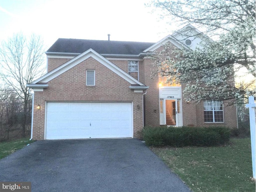 17905 Wheatridge Dr, Germantown, MD 20874 - photo 1