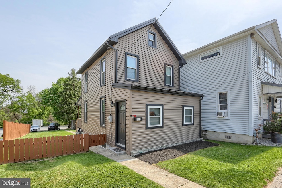 712 State St, Lemoyne, PA 17043 - photo 1