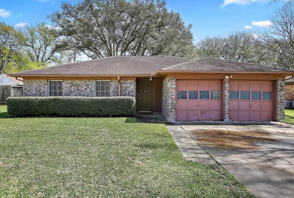 3709 Mustang Rd, Alvin, TX 77511 - photo 1