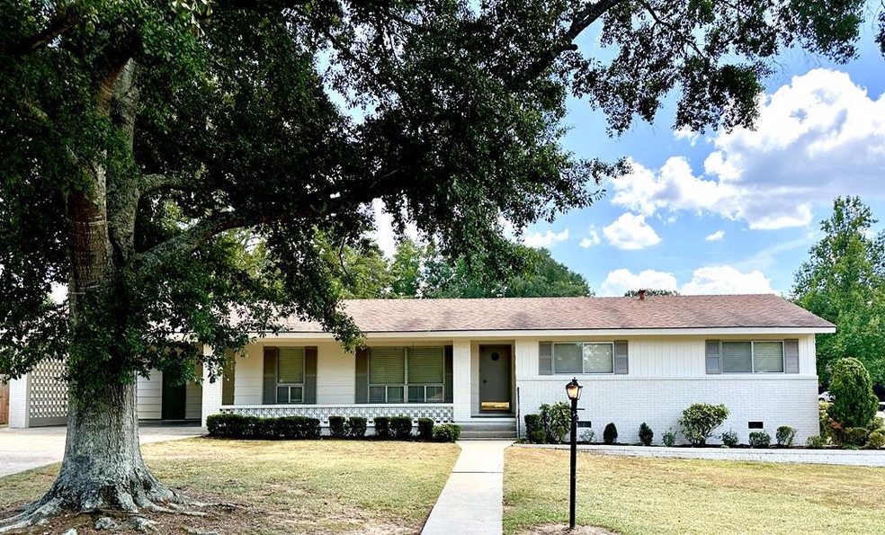 200 Westview Cir, McComb, MS 39648 - photo 1