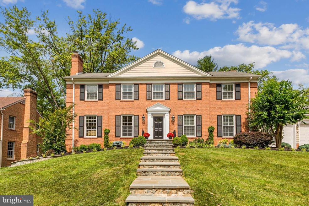 8012 Horseshoe Ln, Potomac, MD 20854 - photo 1