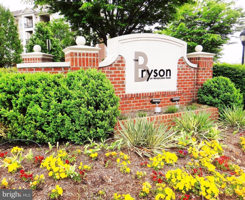 12917 Centre Park Cir unit 212, Herndon, VA 20171 - photo 1