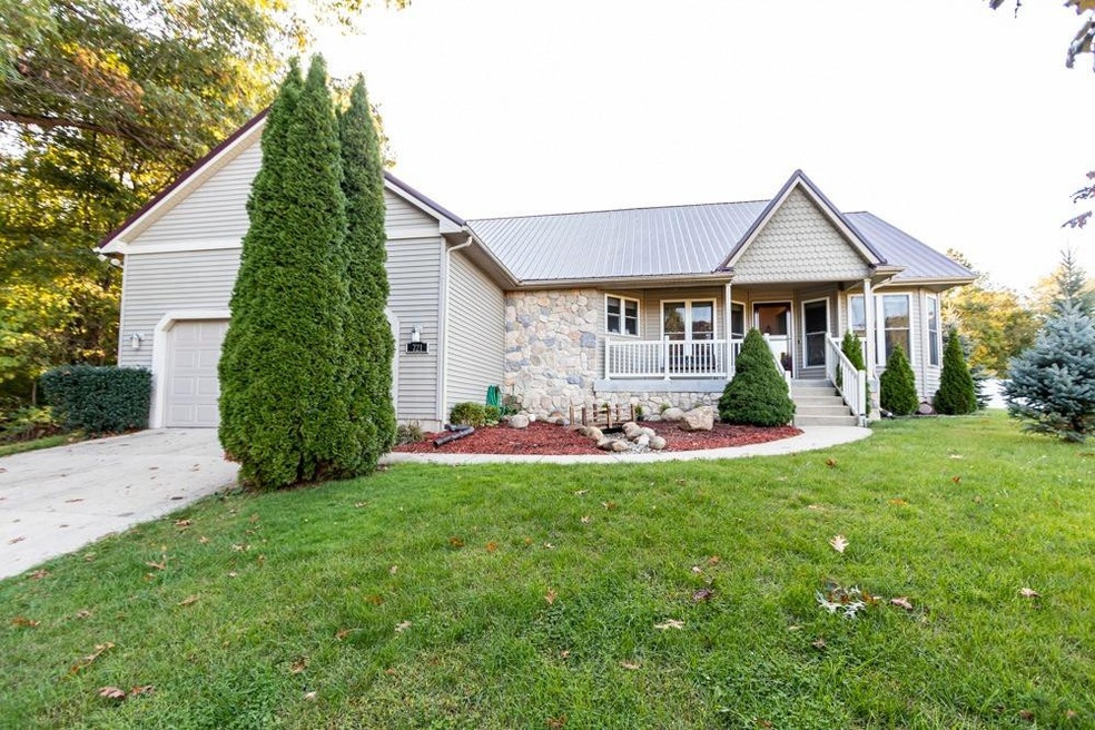 721 S Bray St, New Carlisle, IN 46552 - photo 1