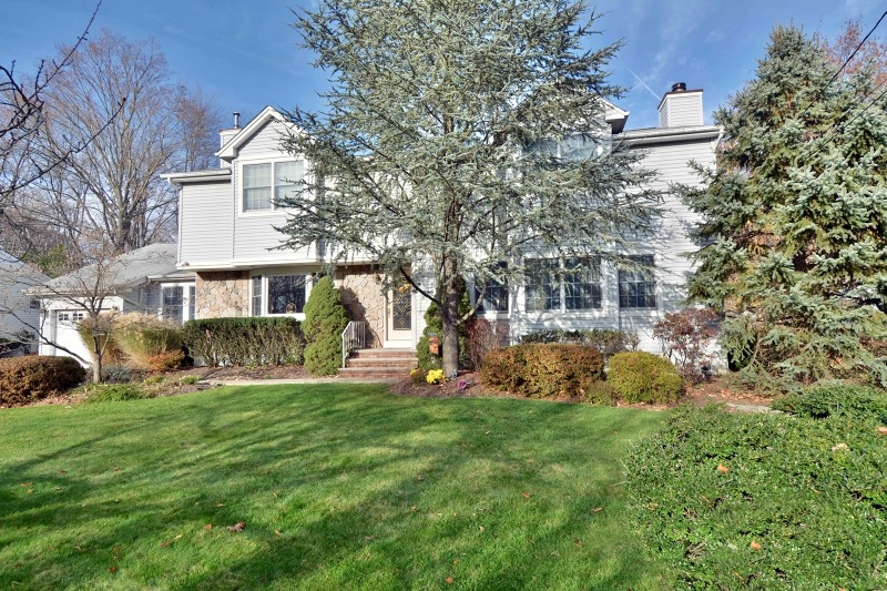 2 May Fair Dr, Ramsey, NJ 07446 - photo 1