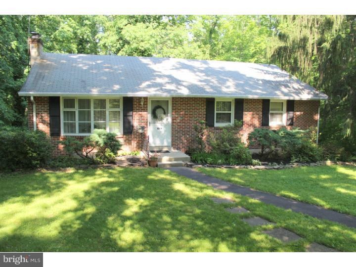 1004 Summit Ave, Schwenksville, PA 19473 - photo 1