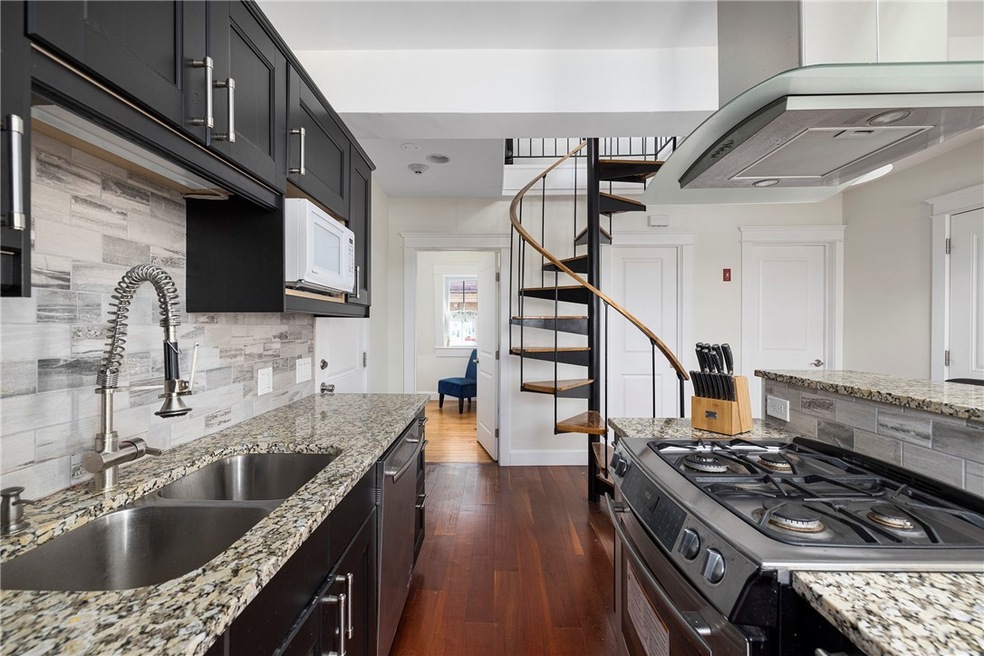 38 Transit St unit 3, Providence, RI 02903 - photo 1