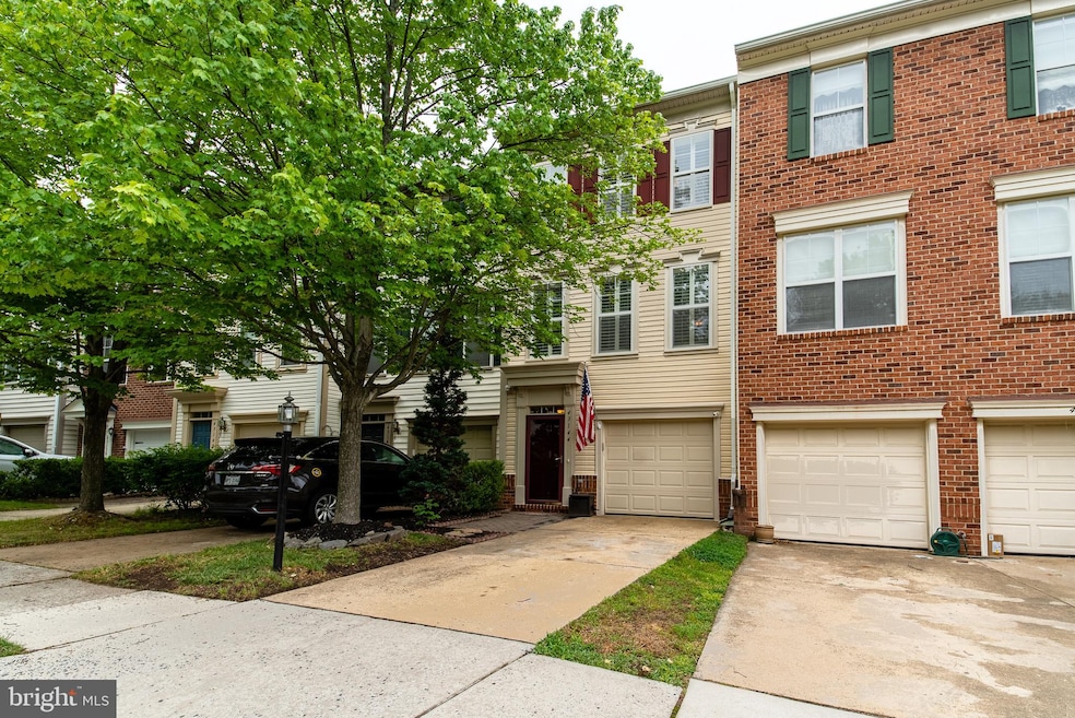 43144 Huntsman Square, Broadlands, VA 20148 - photo 1