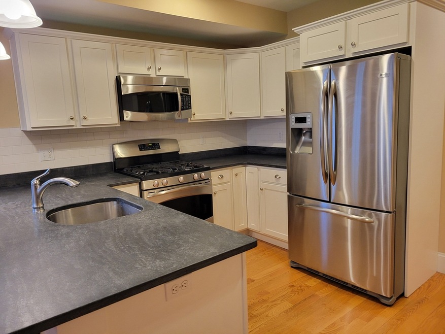 855 Lagrange St unit 4, West Roxbury, MA 02132 - photo 1