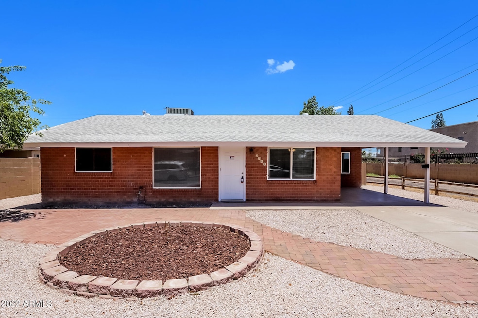 000-photo-front-view-11248497