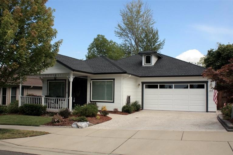 810 SW Bryn Ct, Grants Pass, OR 97527 - photo 1