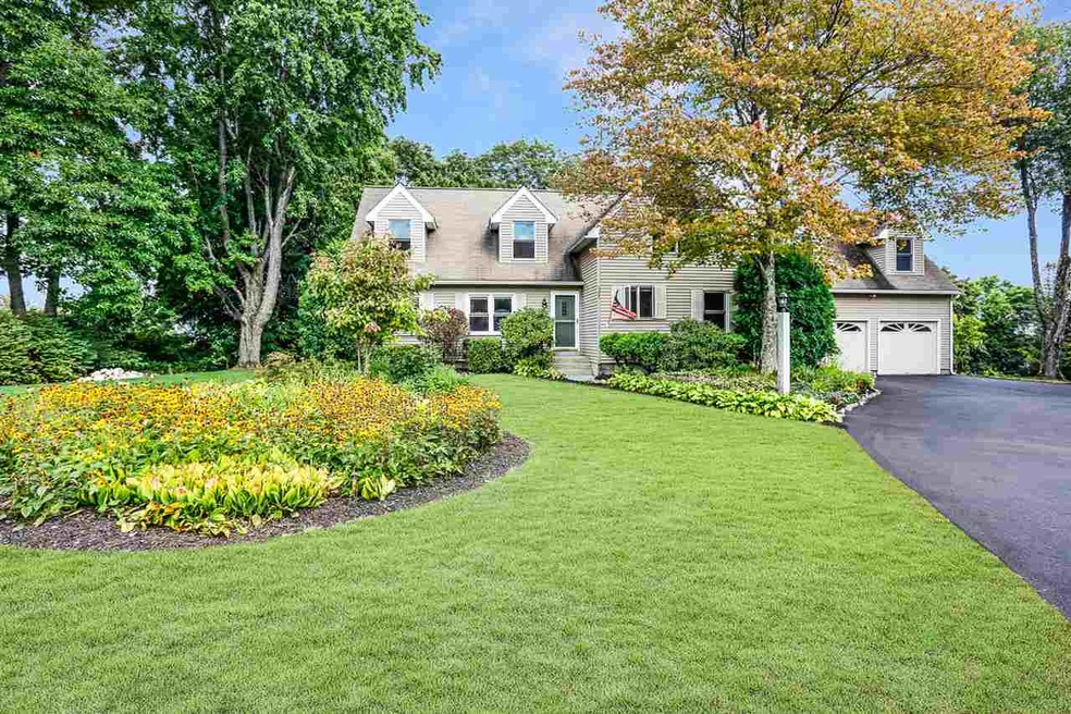 227 Lakeview Ln, Manchester, NH 03104 - photo 1