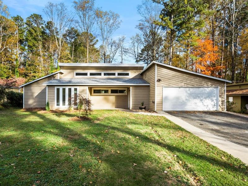 2964 Christophers Ct, Marietta, GA 30062 - photo 1