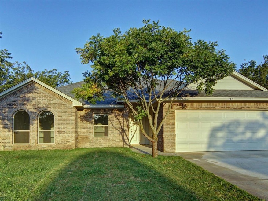 322 S Bowie Dr, Weatherford, TX 76086 - photo 1