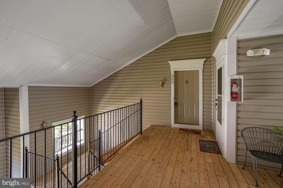 21845 Baldwin Square unit 300, Sterling, VA 20164 - photo 1