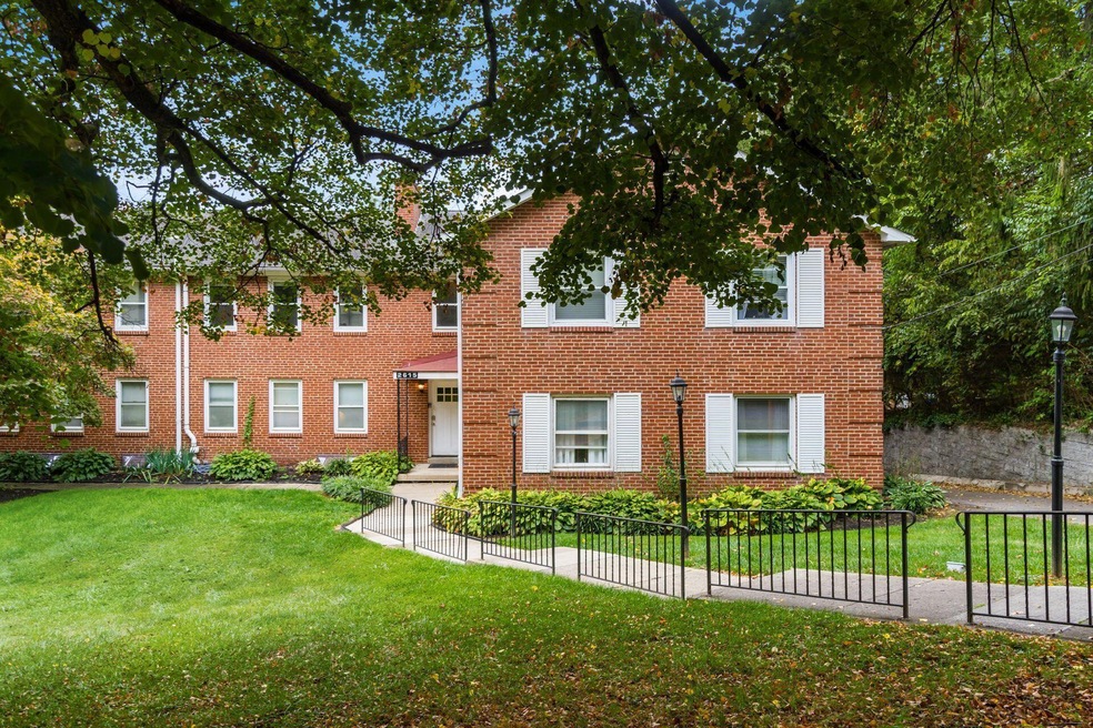 004_- 2615-A Charing Rd - 004