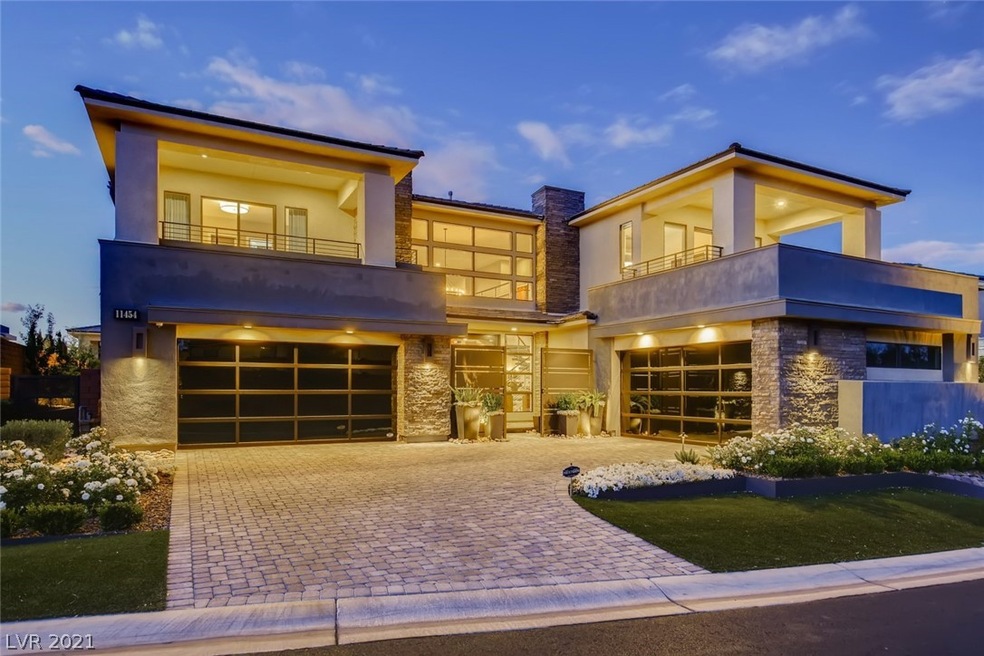 Stunning Home in Silver Ridge