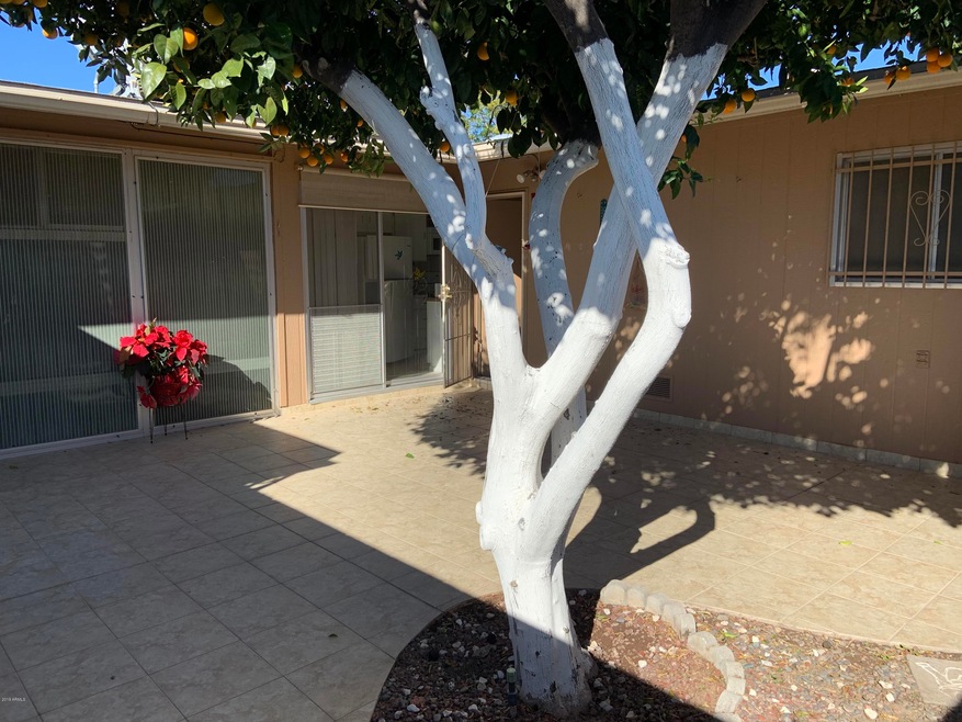 10813 W Santa fe Dr, Sun City, AZ 85351 - photo 1