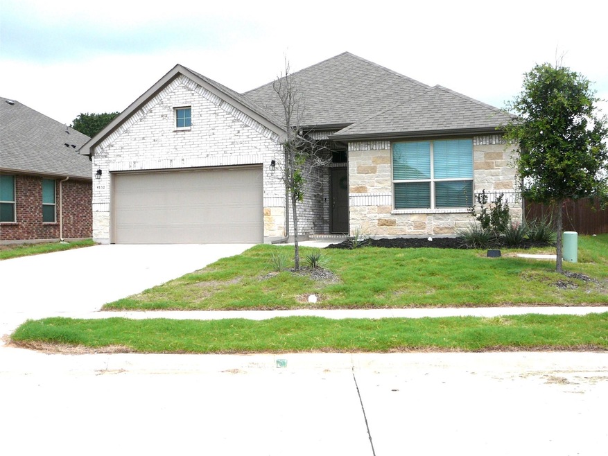 1532 Seabiscuit Dr, Granbury, TX 76049 - photo 1