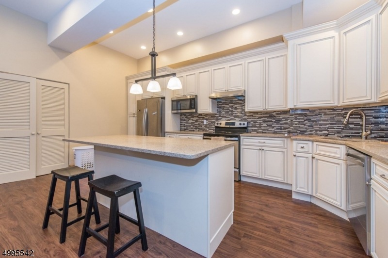 111 Mulberry St unit 1Q, Newark, NJ 07102 - photo 1