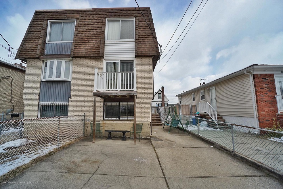 293 Lamport Blvd, Staten Island, NY 10305 - photo 1
