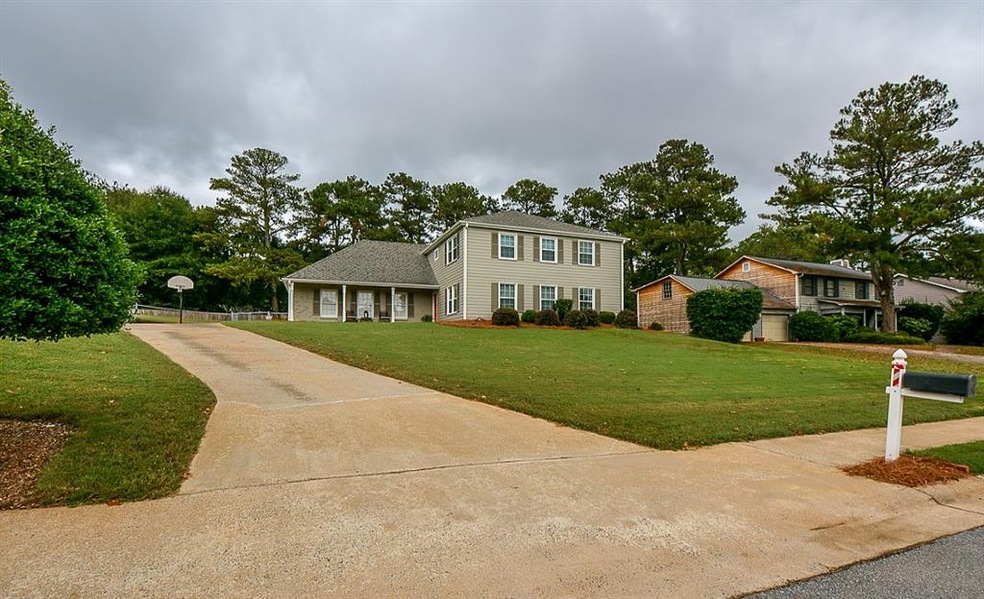 2711 Saddle Ridge Lake Dr, Marietta, GA 30062 - photo 1