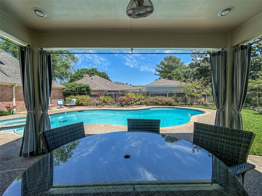 7618 Club Lake Dr, Houston, TX 77095 - photo 1