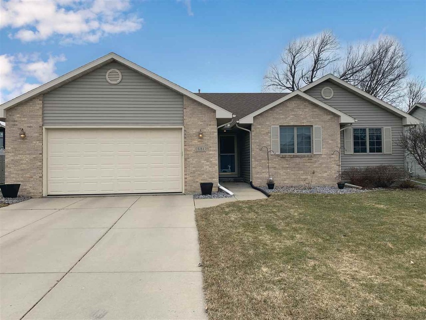 681 Stonebriar Ln, Oregon, WI 53575 - photo 1