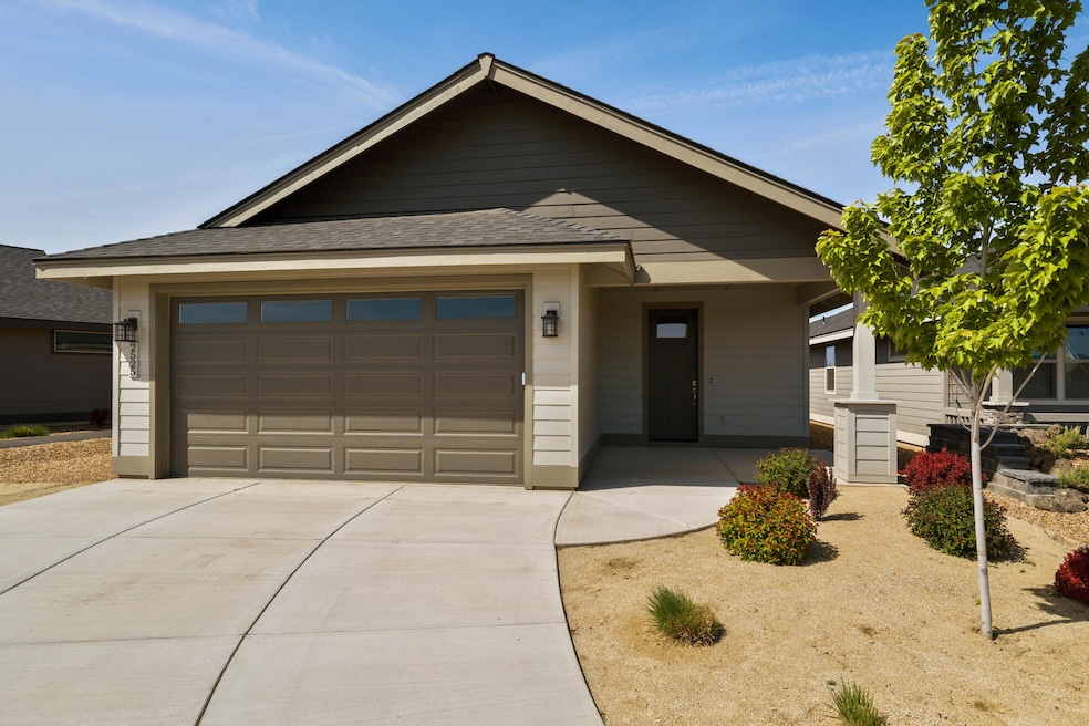 2525 NW Redwood Cir unit 18, Redmond, OR 97756 - photo 1