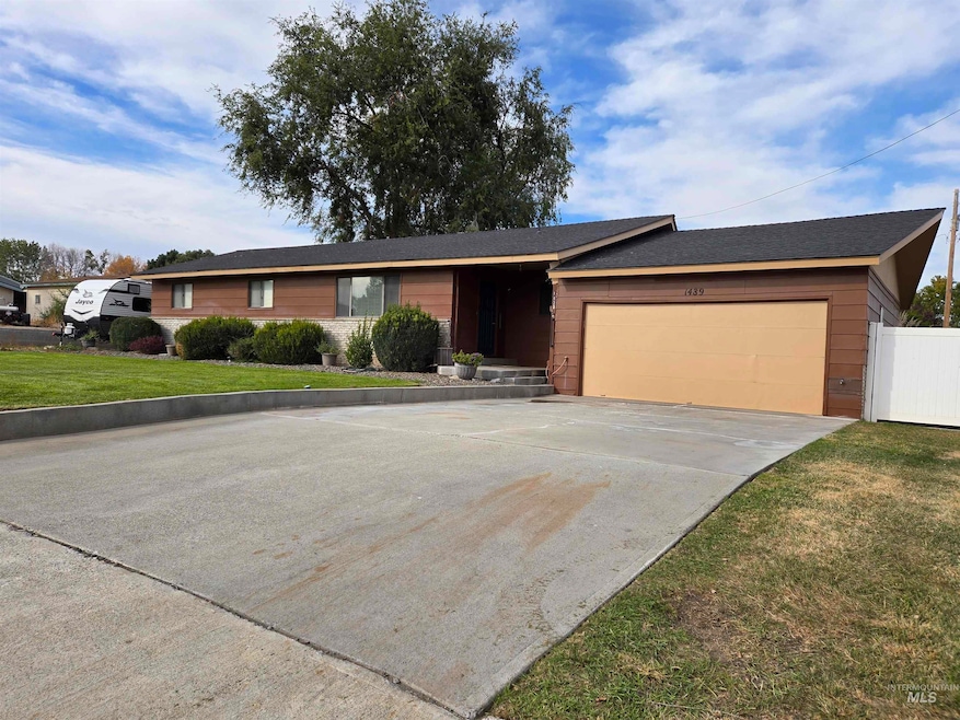 1439 Hunter Ln, Ontario, OR 97914 - photo 1