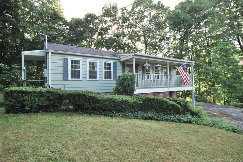 4 Hillcrest Dr, Newtown, CT 06470 - photo 1