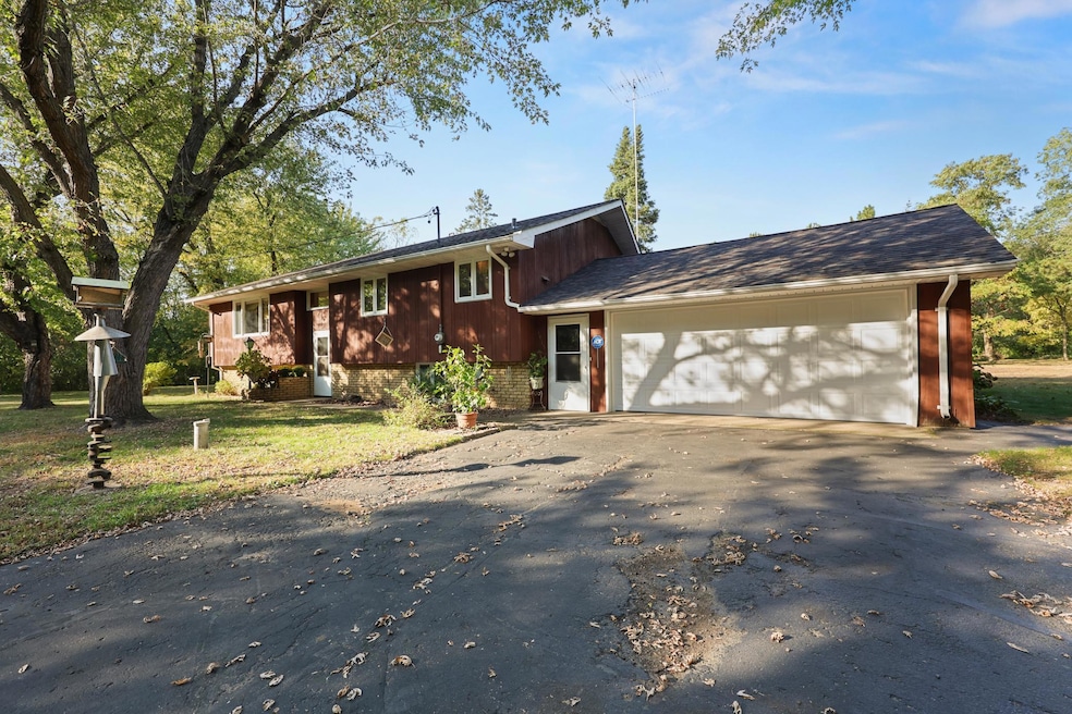 Your get away close and convenient on 1.5 acres