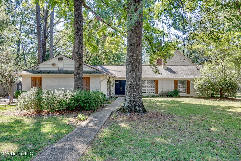 5207 Reddoch Dr, Jackson, MS 39211 - photo 1