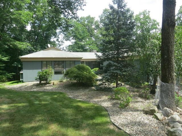 5 Footstep Ln, Pomona, NY 10970 - photo 1