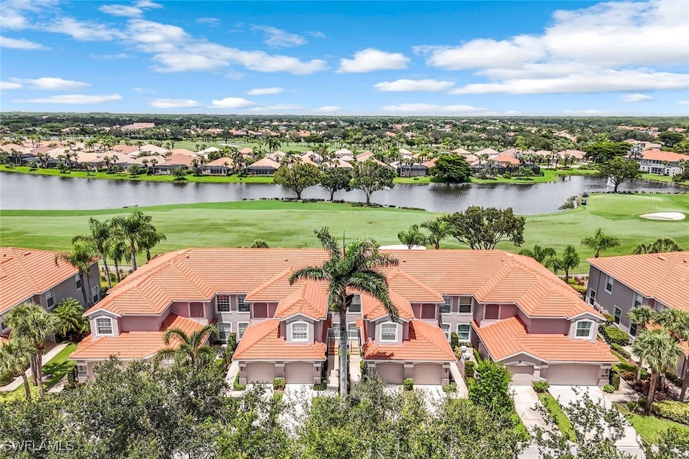 Wow, what an amazing view of lakes, golf and the fountain.