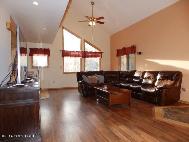 Living Room (2)