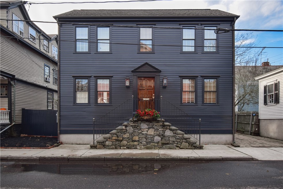 28 Elm St, Newport, RI 02840 - photo 1
