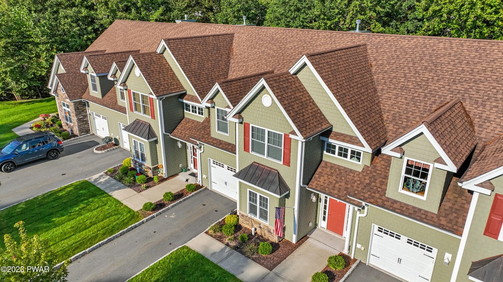 411 Braeburn Path, Matamoras, PA 18336 - photo 1