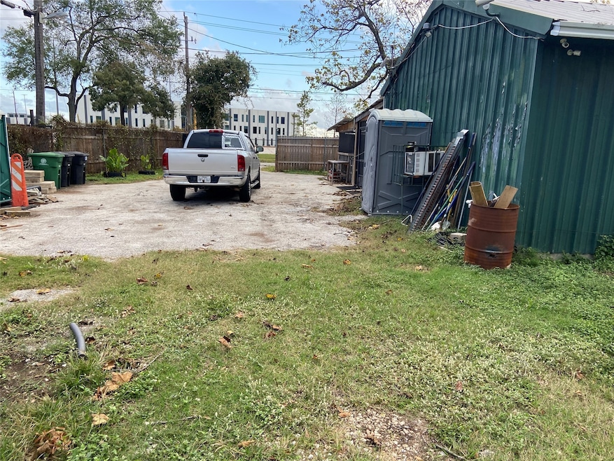 1109 Turner Dr, Houston, TX 77076 - photo 1